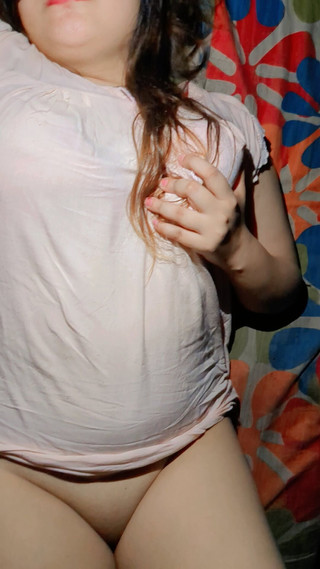 صديقتي المحجبة السابقة هي زوجة أصدقائي الجديدة وأنا أقابلها بصعوبة وشغف