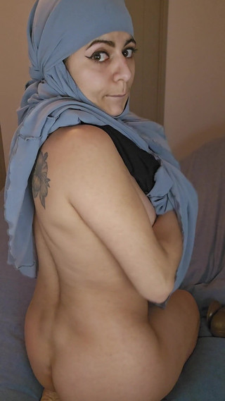 متعة خجولة لياسين ميا النقاب