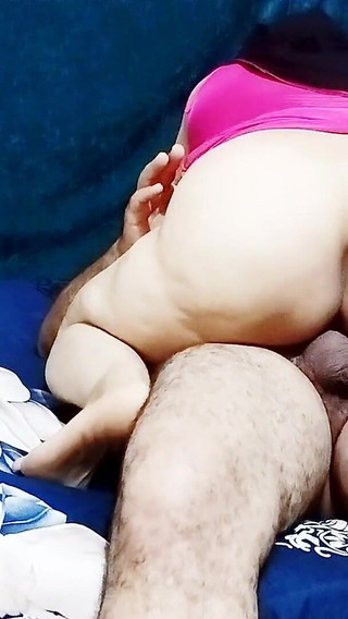 طالب كلية الطب جاره