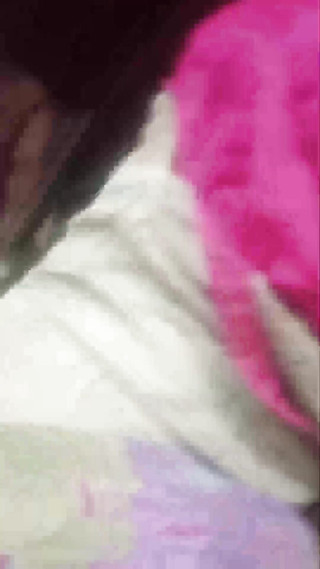 أخت وأخ غير شقيق سخيف على ليلة السرير الجنس في المنزل