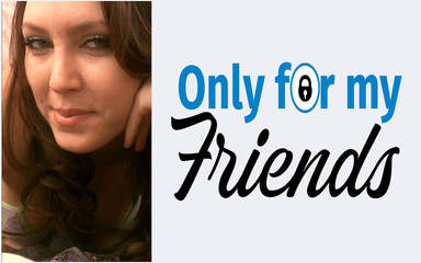 تبلغ من العمر ثمانية عشر عامًا وتمارس الجنس مع وقحة سمراء كبيرة في بوسها بواسطة الديك وتقوم بالمص