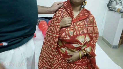 زوجة الأب وابن الزوج يستمتعان عندما لا يكون الأب في المنزل