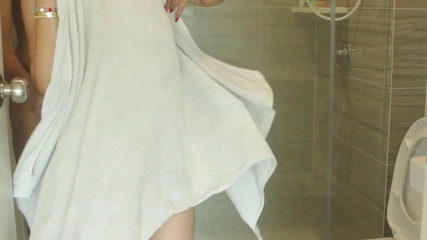 الجنس في الحمام ساخن مثير عربي مسلم جريل