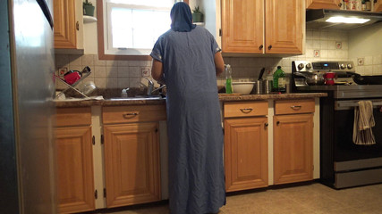 المرأة الجزائرية عاهرة كبيرة و كس مفتوح دائما للزوج