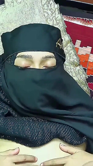 عندما دعتني صديقتي ليمارس الجنس معها