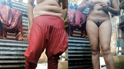 فستان يرتدي بعد الاستحمام. بنجلاديش ساديا بهابي يرتدي اللباس