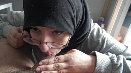 فتاة مسلمة شابة تمارس الجنس مع مدرس تركي